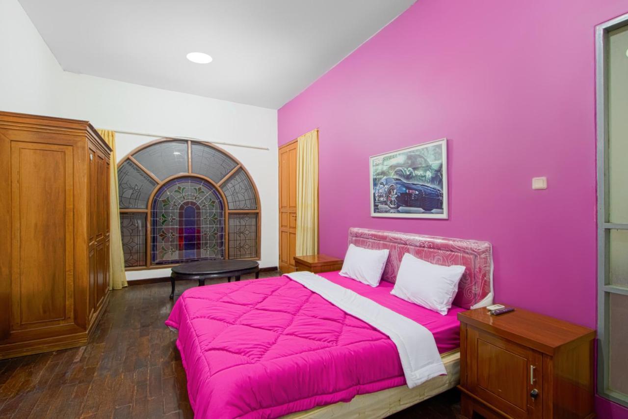 Tobana House Bintaro Hotell Jakarta Eksteriør bilde