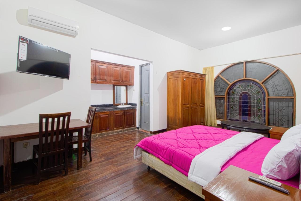 Tobana House Bintaro Hotell Jakarta Eksteriør bilde