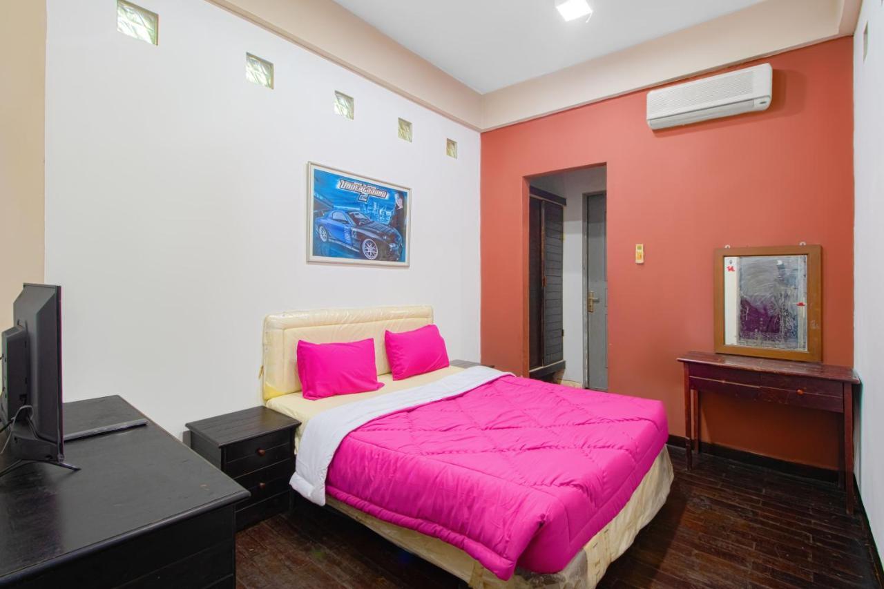 Tobana House Bintaro Hotell Jakarta Eksteriør bilde