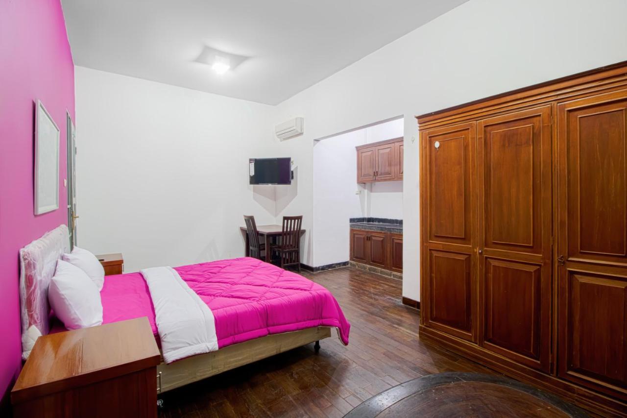 Tobana House Bintaro Hotell Jakarta Eksteriør bilde