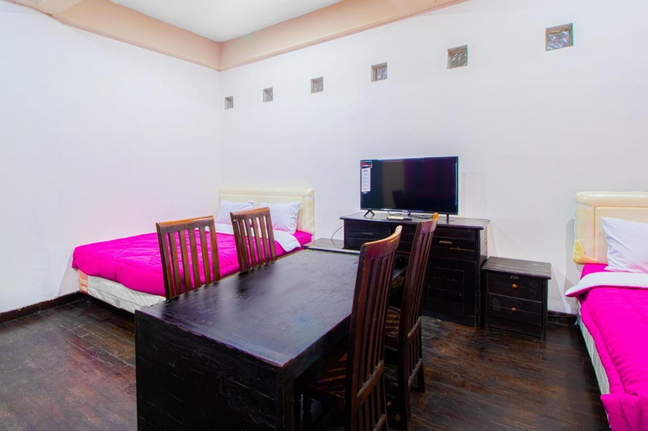 Tobana House Bintaro Hotell Jakarta Eksteriør bilde