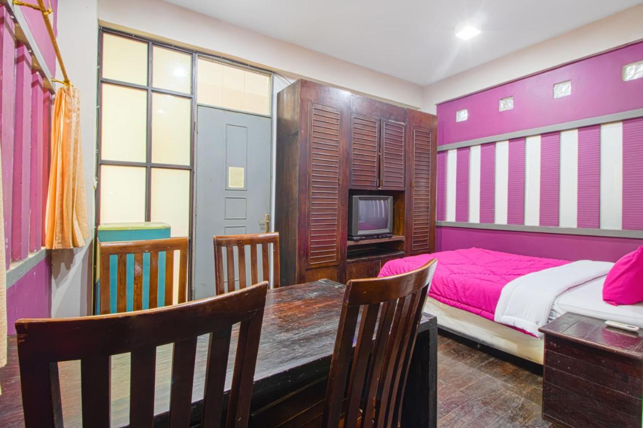 Tobana House Bintaro Hotell Jakarta Eksteriør bilde