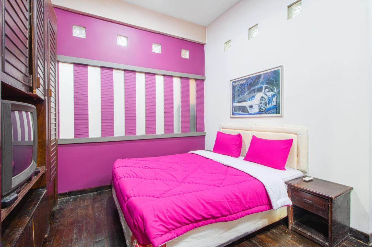 Tobana House Bintaro Hotell Jakarta Eksteriør bilde