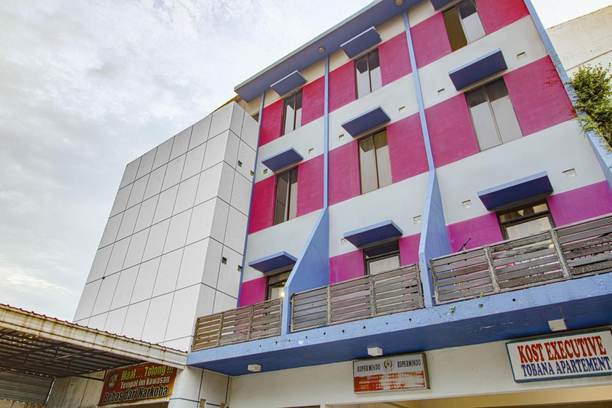 Tobana House Bintaro Hotell Jakarta Eksteriør bilde