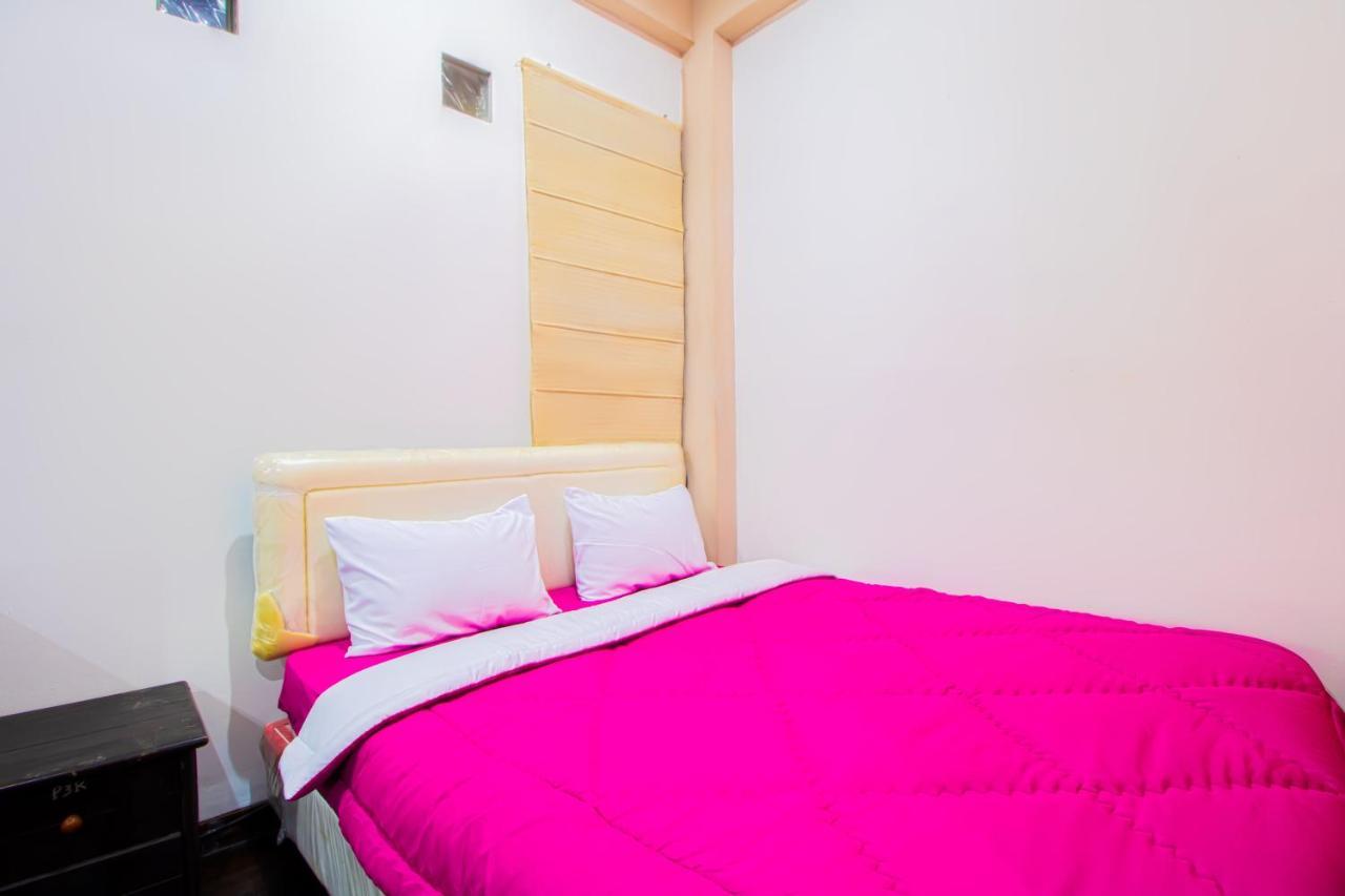 Tobana House Bintaro Hotell Jakarta Eksteriør bilde