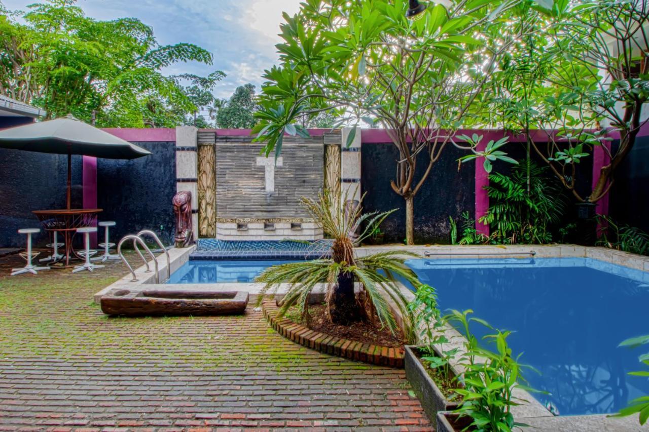 Tobana House Bintaro Hotell Jakarta Eksteriør bilde