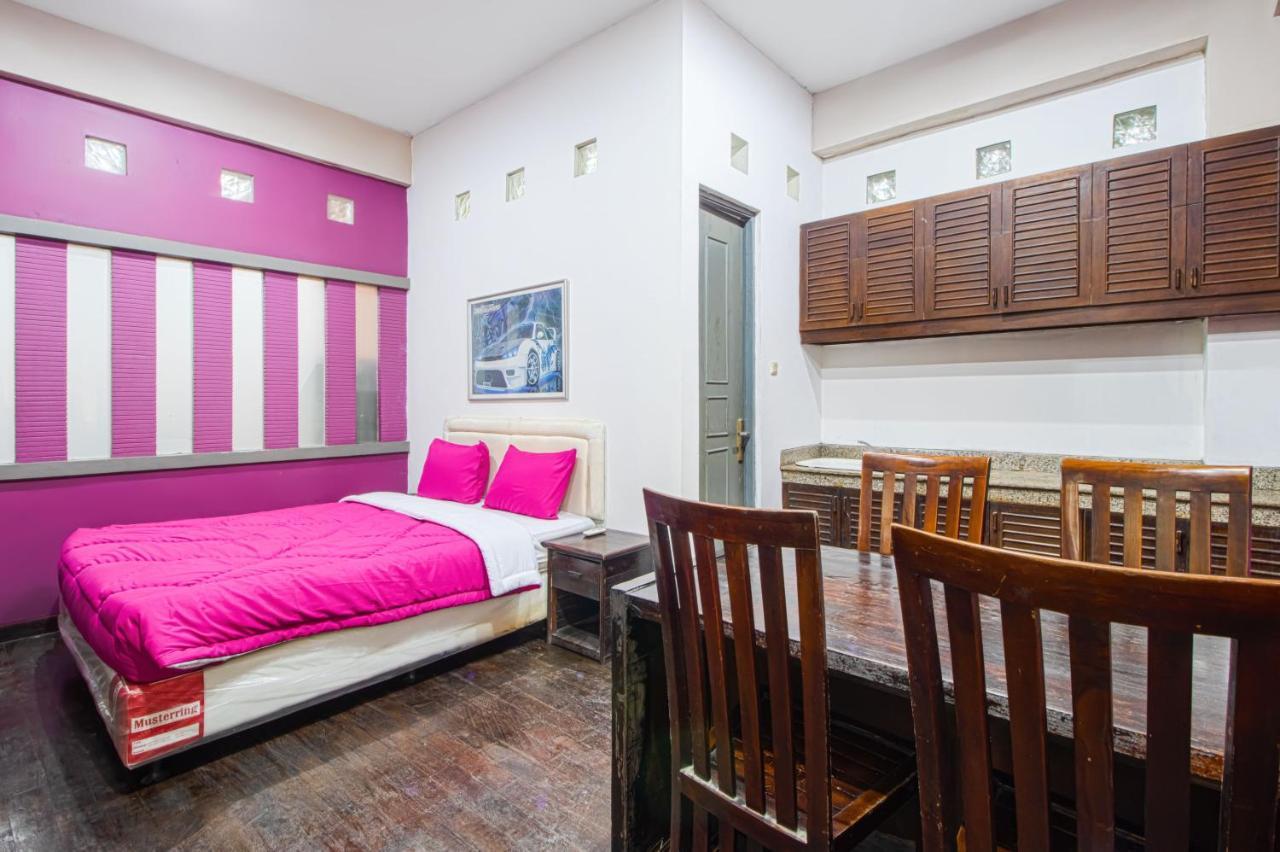 Tobana House Bintaro Hotell Jakarta Eksteriør bilde